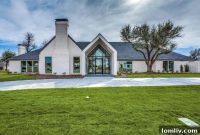 Ranch Reinvention: Drama, Decadence, and a ‘Sex And The City’ Dream Closet