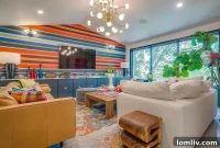 This Fort Worth Midcentury Modern Shines With Fearless Color
