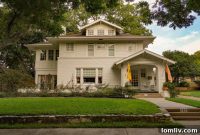 Winnetka Heights Holiday Charm: Adamson’s Prairie Foursquare Grandeur