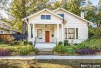 1910 Peak’s Suburban Cottage: Historic Charm Meets Striking Curb Appeal