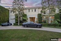 Menendez Murder House Hits Market Dallas Podcasters Debate Live Or List