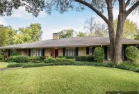 Midway Hills Ranch: The Chic Escape with a Backyard Oasis