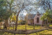 Mistletoe Drive Tudor: Where Every Day Feels Like Coming Home