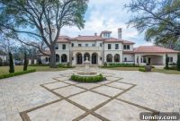 May 4 Parade of Homes Showcases Seven Stunning Custom Creations