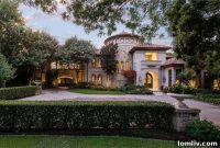 Bluffview Tuscan Oasis: Where Resort Amenities Meet Secluded Luxury