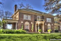 Holiday Home Tour Bonanza: Four Festive Stops This Weekend