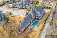 Colleyville’s Grand Manor: The Ultimate Host’s Paradise