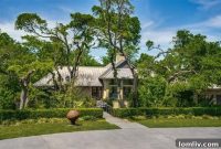 Contemporary Texas Treehouse Sanctuary