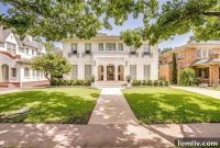 Exquisite Berkley Place Villa on Pembroke Drive