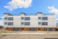 North Oak Cliff Contemporary: Elevated Spring Living