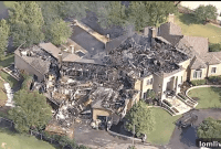 Futbol Efsanesi Pat Summerall’ın Southlake’teki Eski Evi Alevlere Teslim Oldu