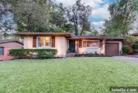 This Mid-Century Ranch in Old Lake Highlands Is Pure Charm