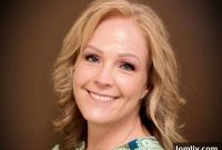 From Shears to Shares: Tarrant County’s Stylish Real Estate Agent