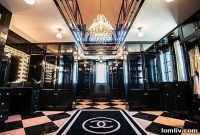 Champ d Or: Texas-Sized Tackiness, Pre-Recession Excess