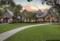 Forest Hills’in Dallas Gözdesi: Dopdolu, Büyüleyici ve Cebinize Dost