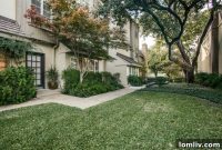 The 160-Day Secret Why This Oak Lawn Townhome Remains Available