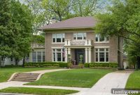 Virginia Savage McAlester’s Historic Home Hosts Swiss Avenue Mother’s Day