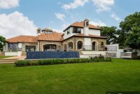 Jordan Spieth Swings Into Hunter Mahan’s $8 Million Dallas Manse