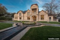 Join HGTV’s Adrian Leeds for a French-Inspired Evening at the Chateau’s Grand Piano Kitchen on June 9