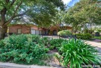 Simondale’s Vibrant Contemporary Oasis in Bellaire Estates