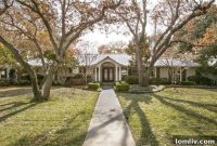 Expansive Hillcrest Ranch Renovated for Ultimate Al Fresco Living