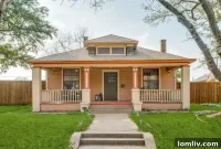 Fall in Love with This Winnetka Heights Craftsman’s Original Details