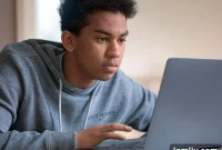 Scam-Proofing Your Online Computer Course Search