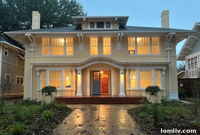 Historic Spanish Mission Revival Condo in Dallas' Munger Place Neighborhood