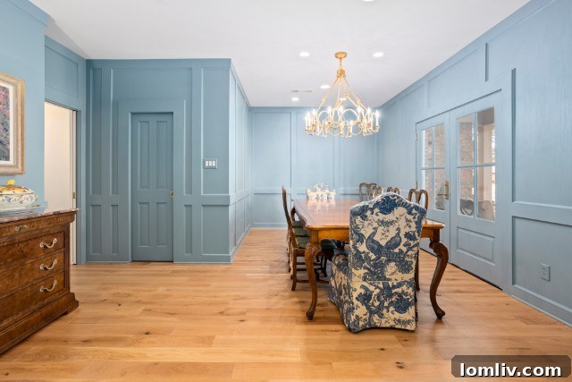 Westcliff Home on Ranier Court: Stunningly Remodeled for Ideal Living 4 Entryway with classic flooring and vibrant colors in a renovated Fort Worth home