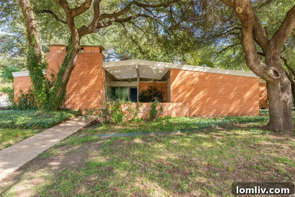 Teksas'ta Milyon Dolarlık Ev Satışları 2022'de Patlama Yaptı 4 Midcentury Modern home near TCU, Fort Worth