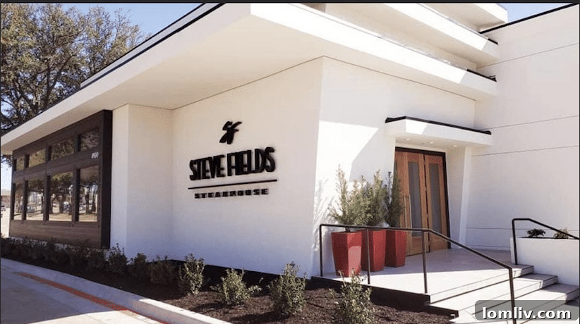 Ebby Halliday's Kirk Scott Reveals 7 Reasons He Loves Old Shepard Place 5 Dining area inside Steve Fields, an upscale restaurant offering fine cuisine.