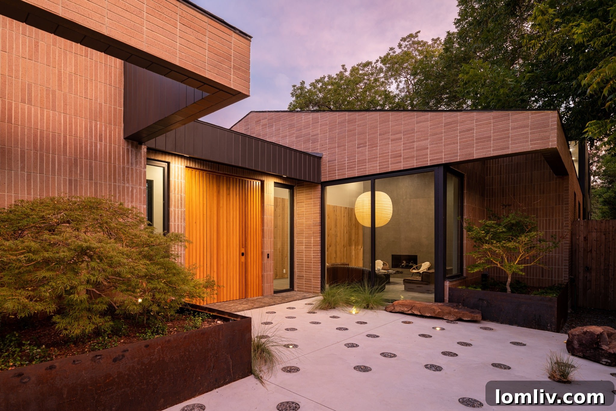 The striking modern exterior of the Thurmond home in Dallas.