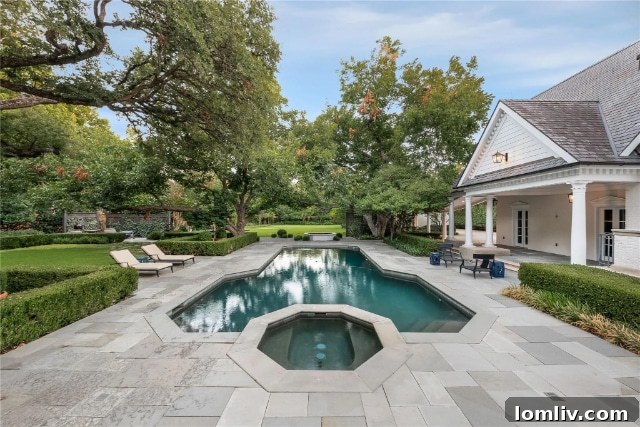 Georgian Mansion Heated Pool and Spa