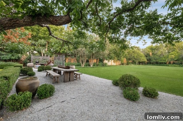 Georgian Mansion Expansive Manicured Lawns