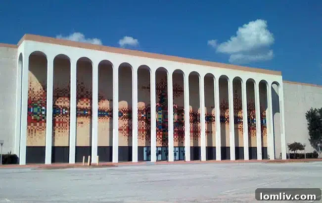 Double Blaze Downs Valley View Center, Injures Firefighters 9 An aerial view of Valley View Mall in 2012, before extensive demolition.