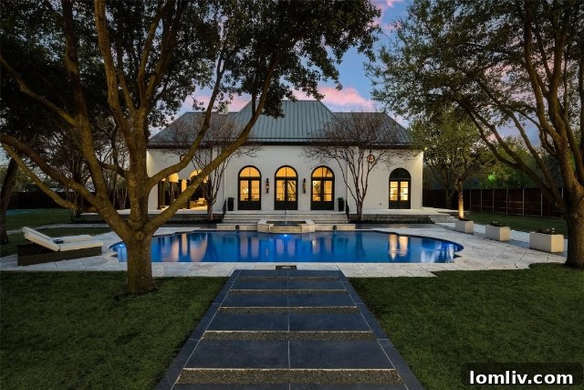 Luxurious Pool House Offering Entertainment and Guest Quarters