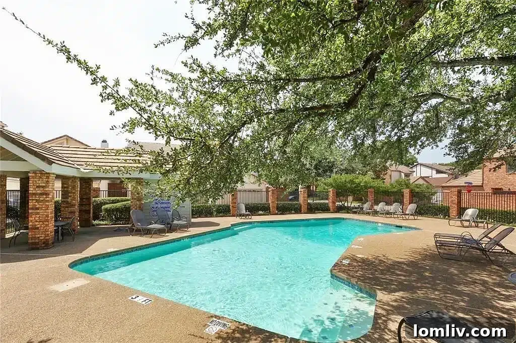 Stylish secondary bathroom with modern fixtures and finishes.
