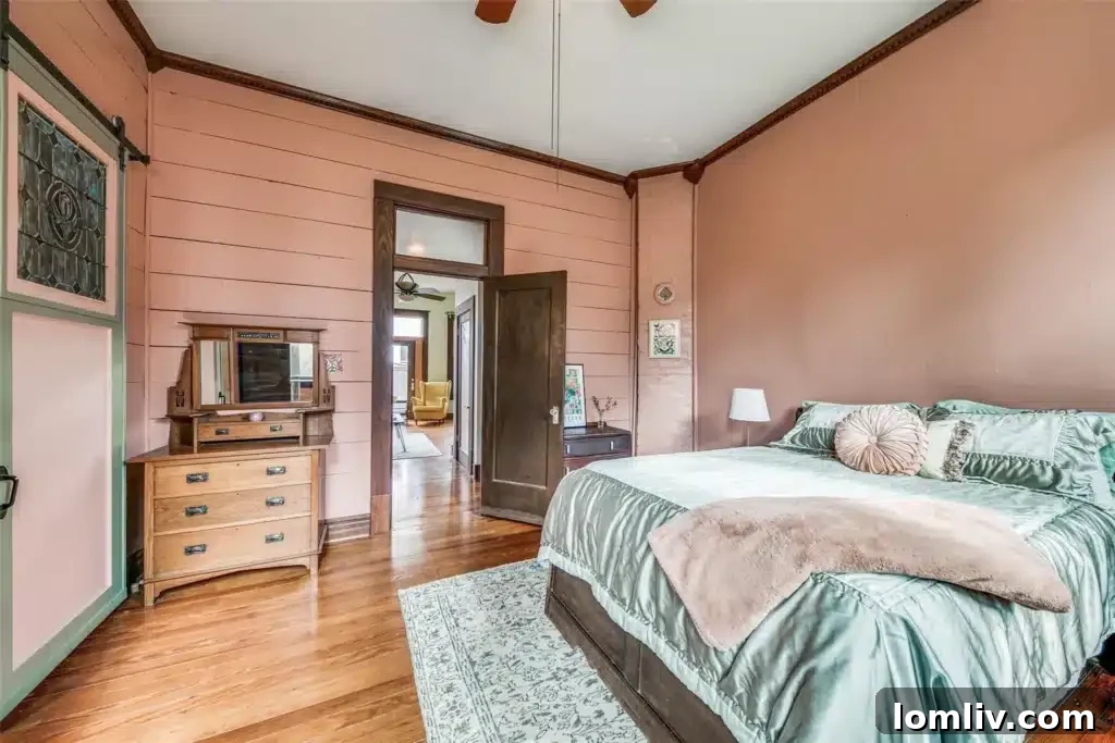 Experience North Texas: World-Class Porch Sitting Awaits at Open Houses 8 Elegant hardwood floors found throughout a historic home in the Munger Place Historic District of Dallas.