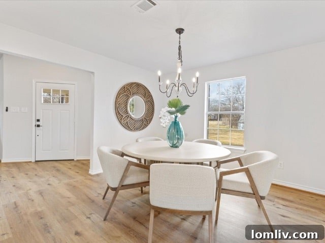 Spacious living room with lake views in Granbury property