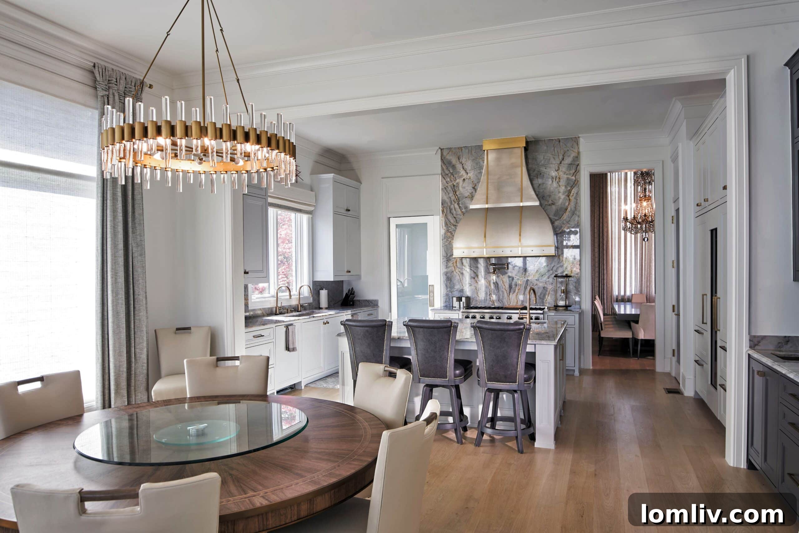 A recently renovated Las Colinas home blending modern and traditional elements