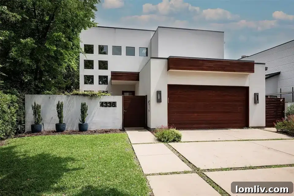 Sophisticated estate on Taos Road in Dallas's exclusive Bluffview neighborhood