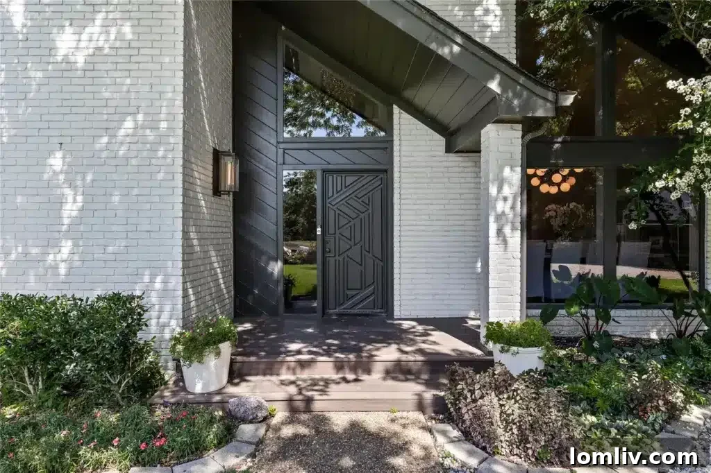 Charming Front View of a Soft Contemporary Home in JanMar