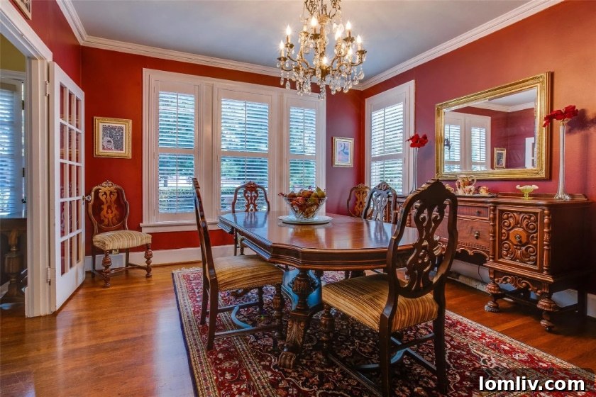 Winnetka Heights Landmark Marks 100 Years of Inspiring Innovation 5 Winnetka Heights home's spacious living area