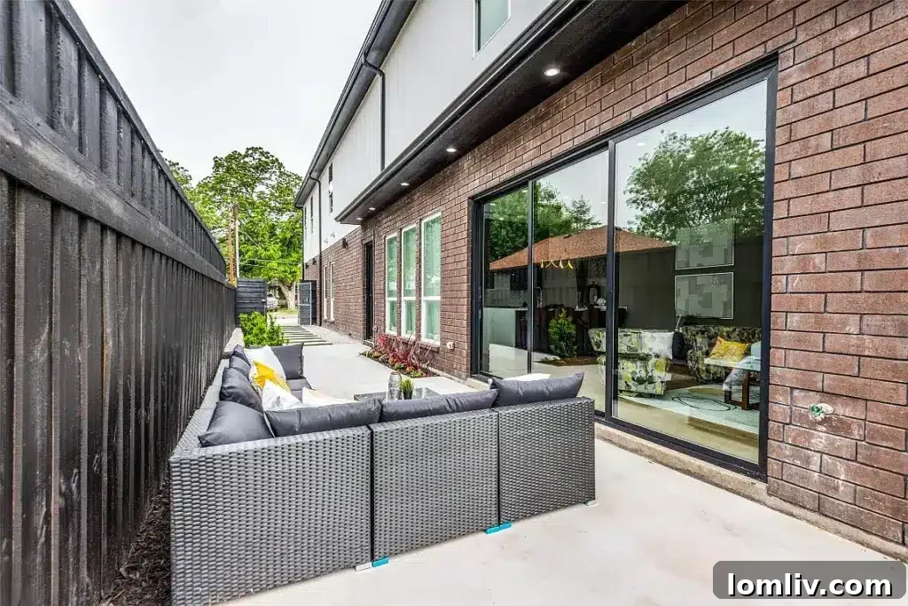 Contemporary two-story attached home at 2724 Hondo Avenue in Dallas' Maple Heights