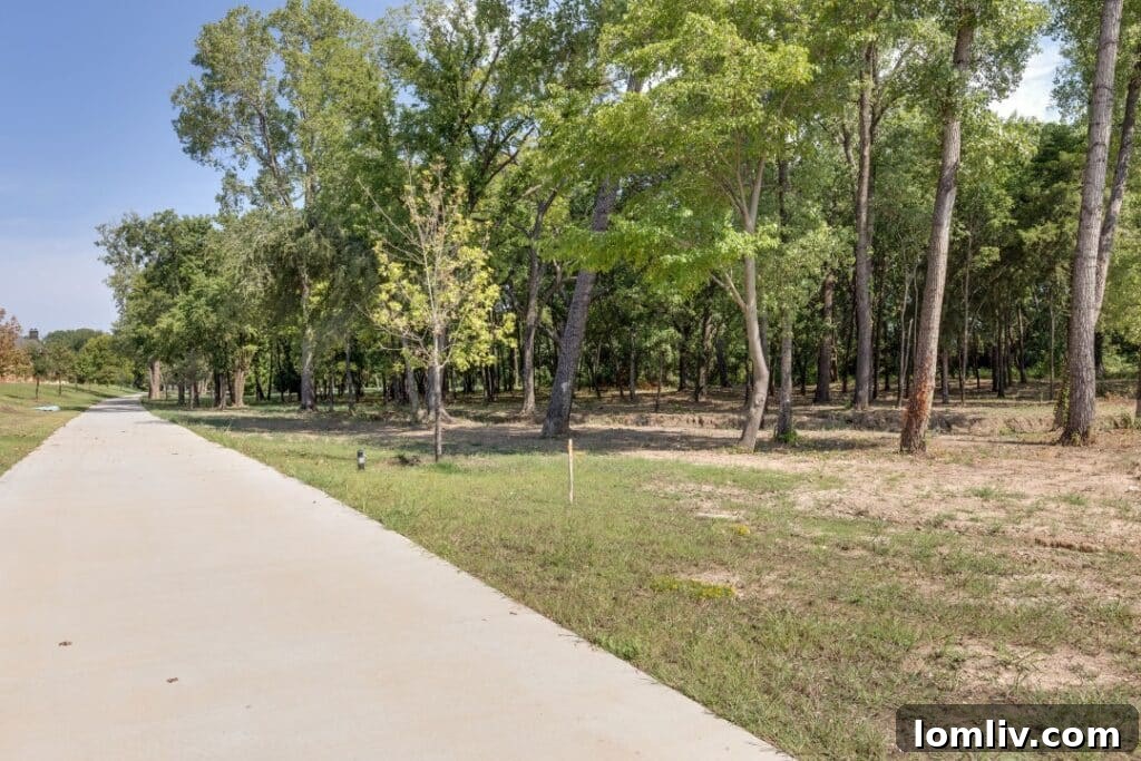 Resident Tanya Freimark sharing insights about living in Lakes of River Trails North