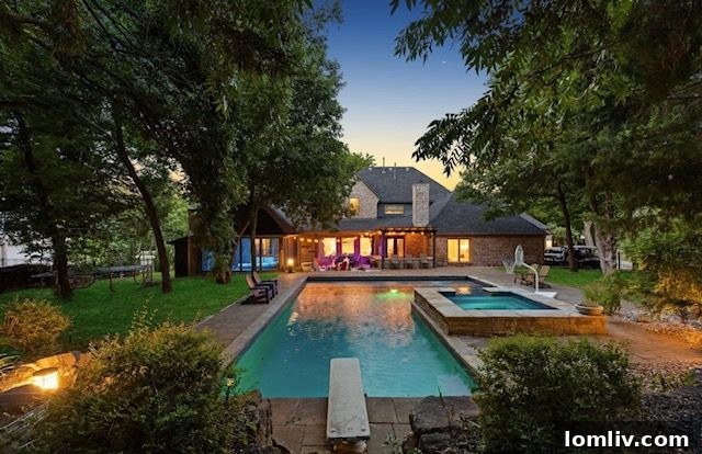 Luxurious exterior of 18 Shadywood Lane estate