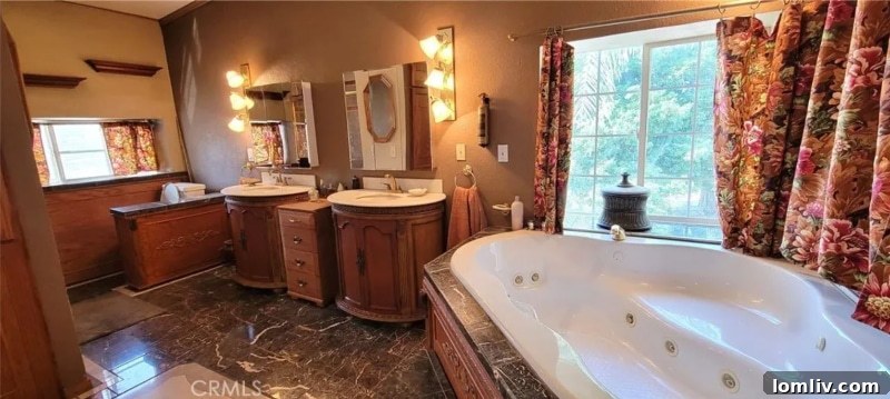 magnificent metal mansion, Texas, California