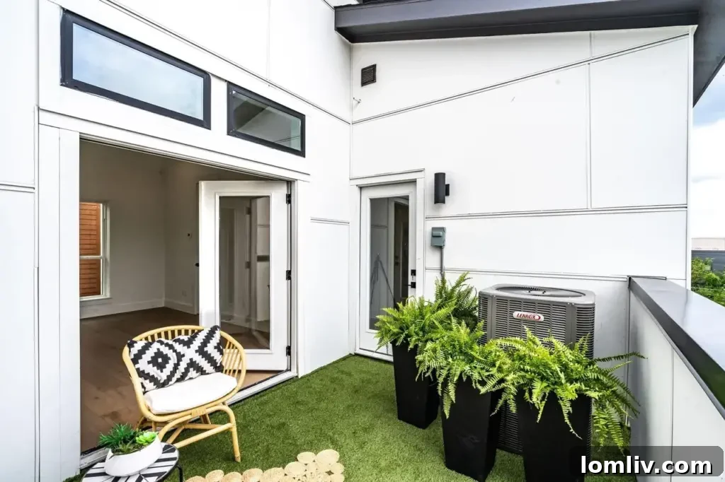 Exterior view of a Live Oak Condo unit