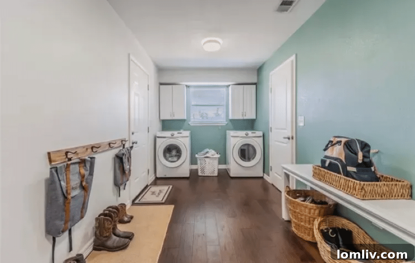 Dallas's 6 Most Grisly Murder Scenes 9 Interior bathroom photo from 2022 listing