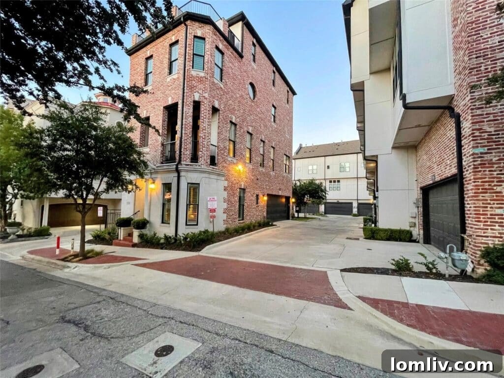 Luxury Downtown Fort Worth Townhouse with River Views